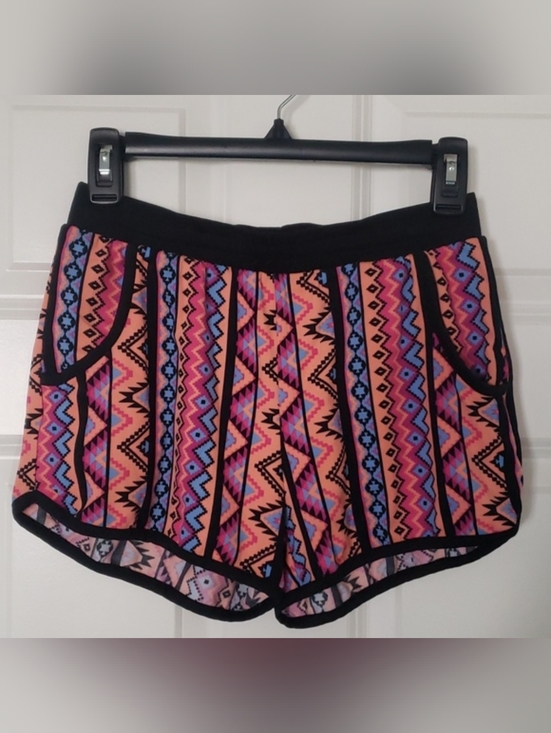 No Boundaries Pants - NO BOUNDARIES SHORT SHORTS WITH POCKETS